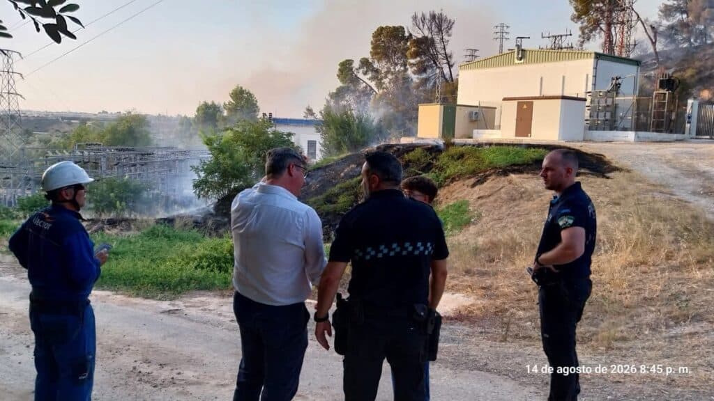 El incendio de anoche en la subestación de Cordobilla puso en riesgo el suministro eléctrico