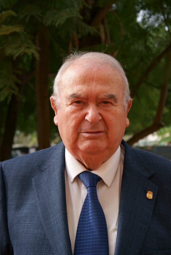 Antonio Román Amil, una vida ligada a Puente Genil a través de la poesía